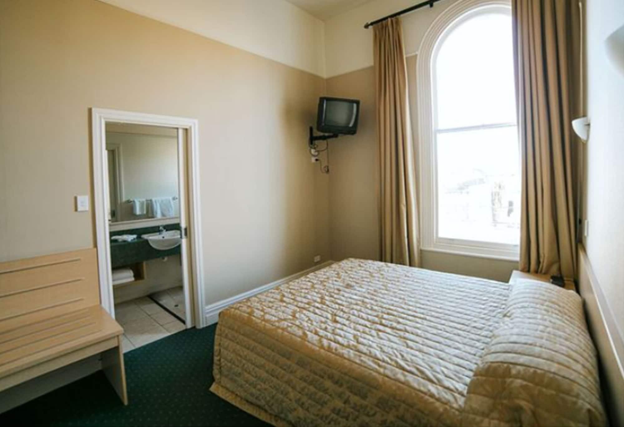 Brydone Hotel Oamaru Bagian luar foto