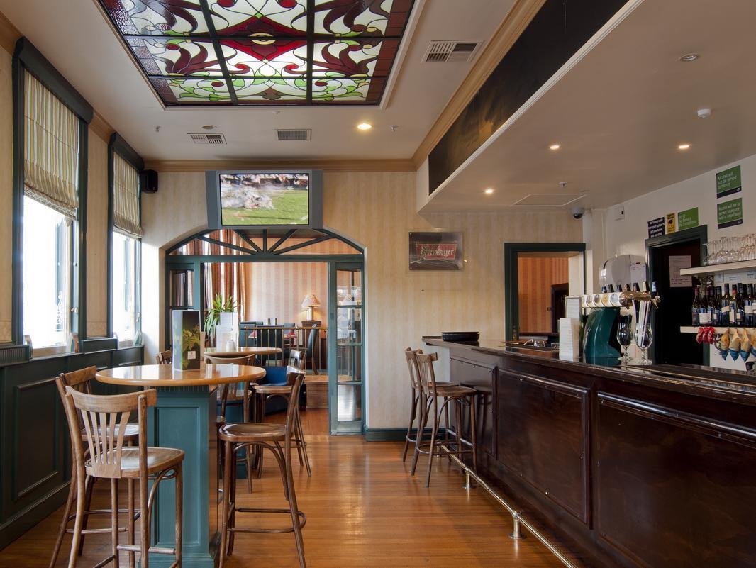 Brydone Hotel Oamaru Bagian luar foto