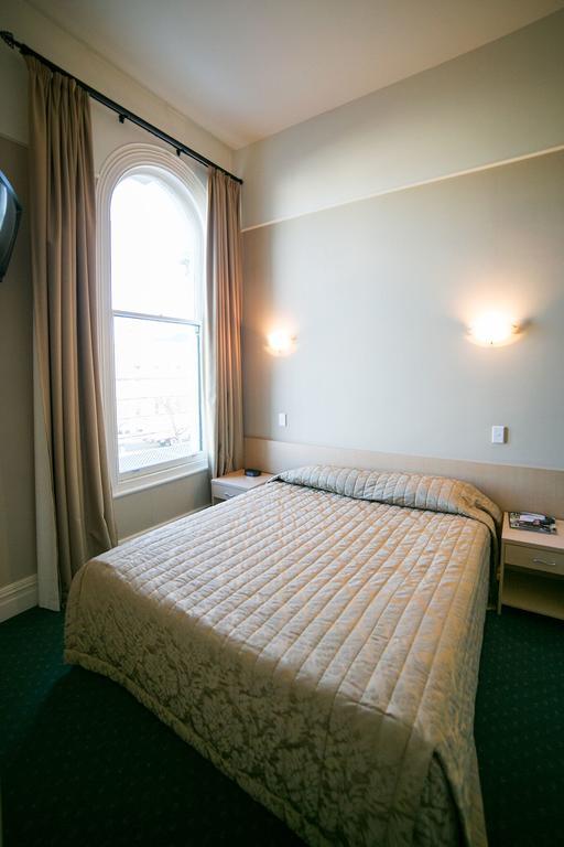 Brydone Hotel Oamaru Bagian luar foto