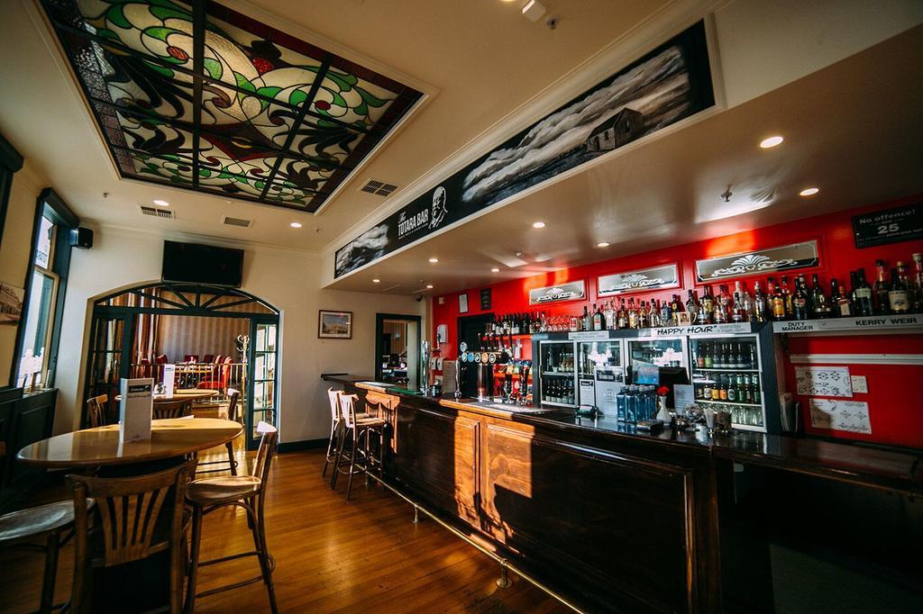 Brydone Hotel Oamaru Bagian luar foto