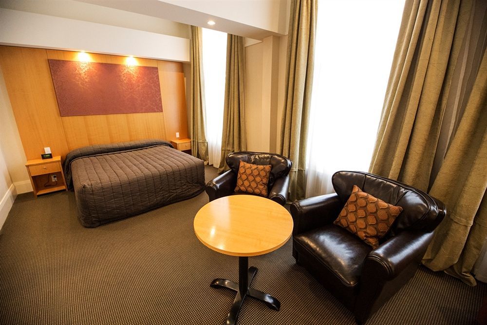 Brydone Hotel Oamaru Bagian luar foto