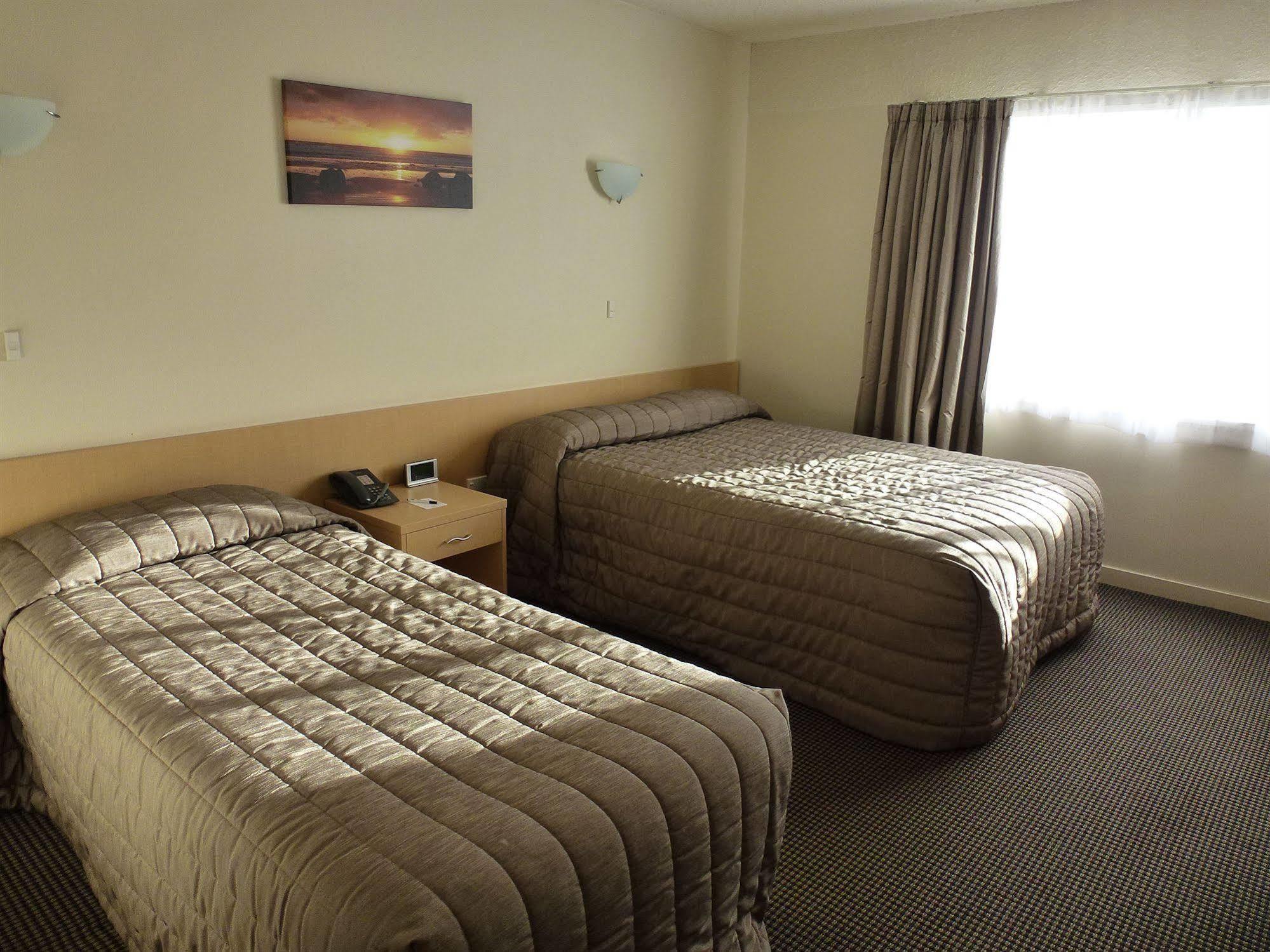 Brydone Hotel Oamaru Bagian luar foto